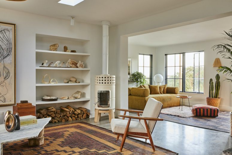 Bungalow Etna In Mid-Century Modern Style