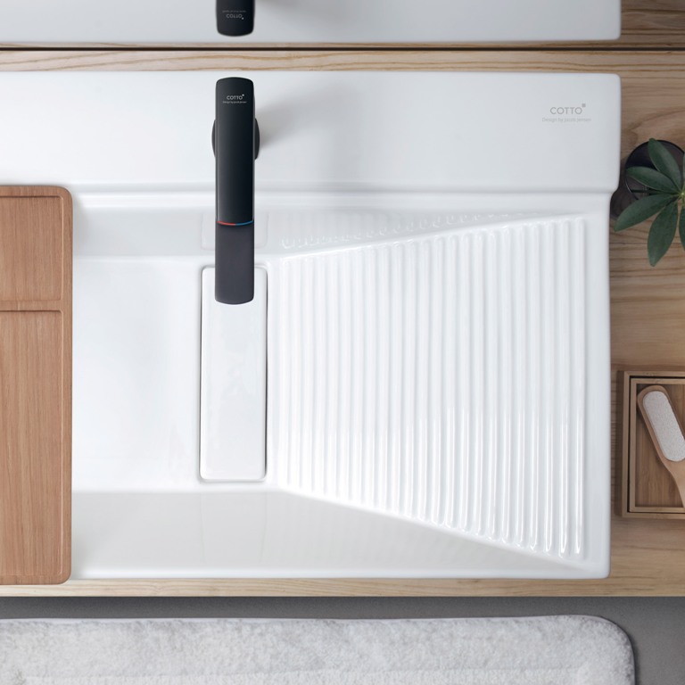 This tray can be used for soaps.