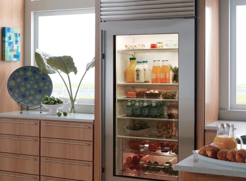 Cleaning your glass door and shelves should be constant, otherwise your fridge won't look neat.