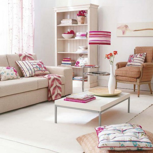 Colorful printed textiles and accessories make this living room feel like summer, and they can be swapped anytime.