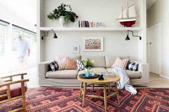 Colorful Beach Retreat With Mid-Century Accessories