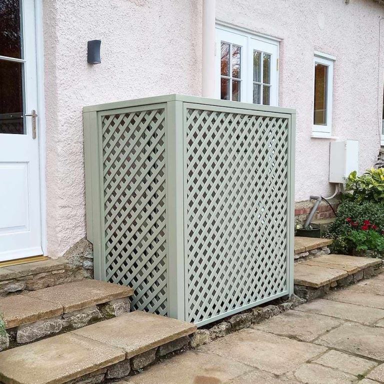 A green lattice screen box is a cool idea for outdoors, and it can fit a space with a vintage feel.